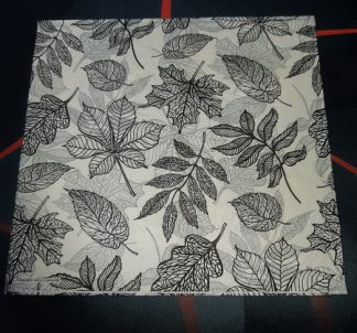 1 st Servett: Svart,vita och gråa löv nr 41
